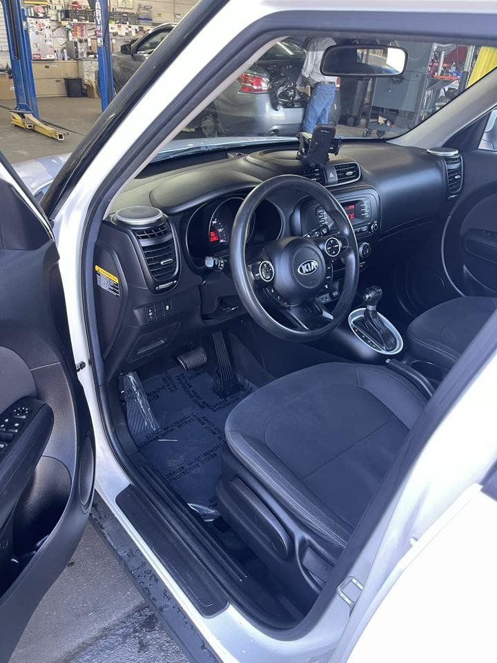 Used 2014 Kia Soul FWD image 4