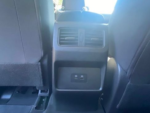 Used 2023 Nissan Rogue SV AWD/4WD image 13