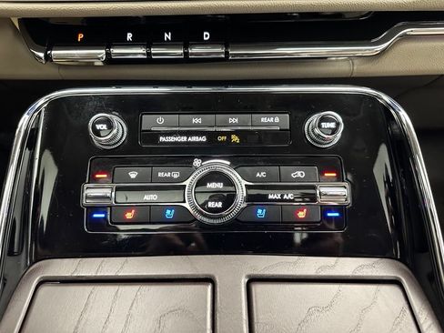 Used 2023 Lincoln Navigator L Reserve AWD/4WD image 18