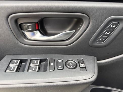 Used 2023 Honda Pilot Touring image 15