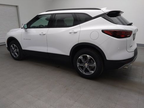 Used 2024 Chevrolet Blazer LT w/ Convenience Package FWD image 3