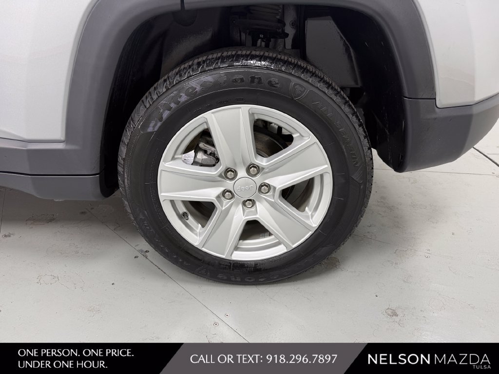 Used 2022 Jeep Compass Latitude AWD/4WD image 12