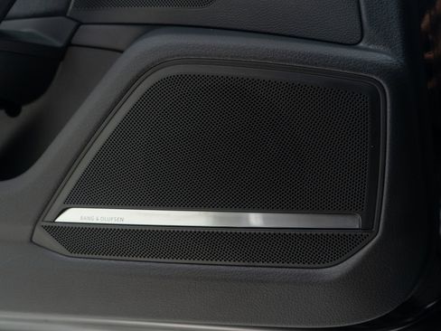 Used 2025 Audi S6 Premium Plus w/ Premium Plus Package image 33