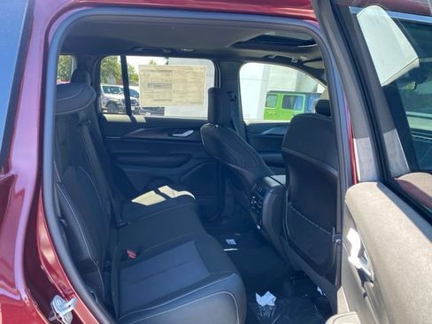 New 2025 Jeep Grand Cherokee Laredo X w/ Luxury Tech Group I AWD/4WD image 30