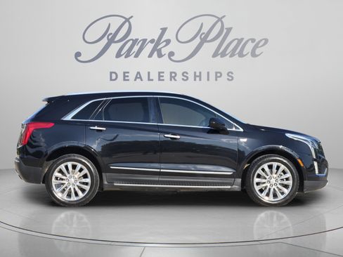 Used 2017 Cadillac XT5 Platinum AWD/4WD image 6