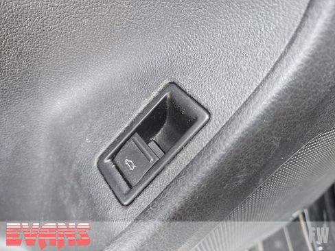 Used 2015 Volkswagen Jetta SE FWD image 16