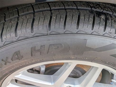 Used 2024 Ford Edge SEL image 11