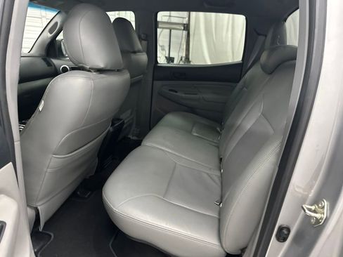 Used 2015 Toyota Tacoma PreRunner w/ SR5 Package RWD image 18
