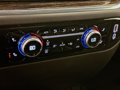 Used 2024 GMC Sierra 1500 Elevation image 24