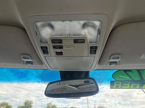 Used 2017 Toyota Avalon Limited w/ All Weather Liner Package FWD image 18