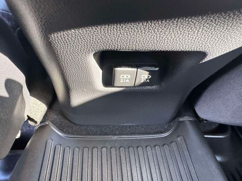 Used 2019 Toyota RAV4 Limited w/ Advanced Technology Package AWD/4WD image 17