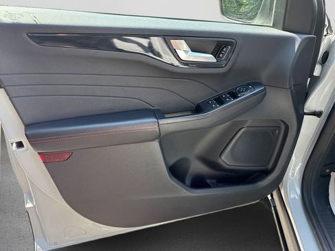 Used 2025 Ford Escape ST-Line image 24