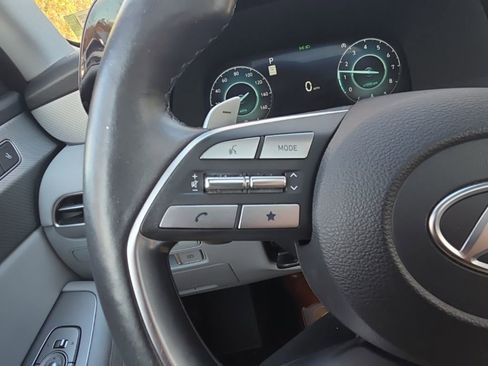 Used 2023 Hyundai Palisade SEL w/ Premium Package image 16