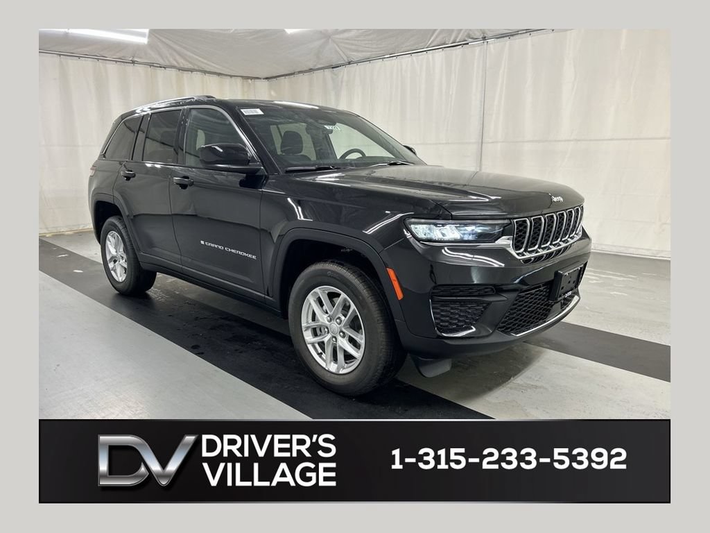 New 2026 Jeep Grand Cherokee Laredo AWD/4WD image 1