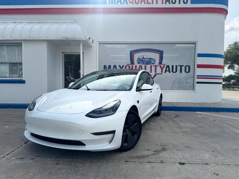 Used 2023 Tesla Model 3 Standard Range image 2