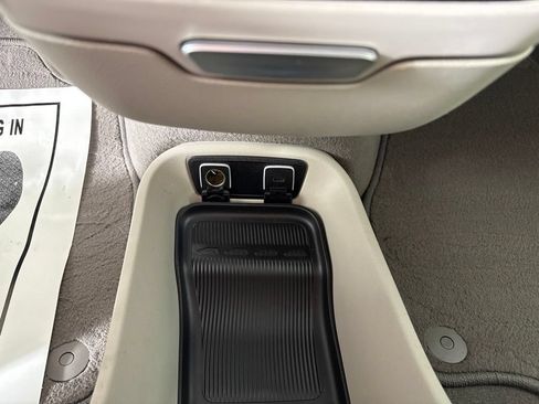 Used 2017 Chrysler Pacifica Touring-L FWD image 22