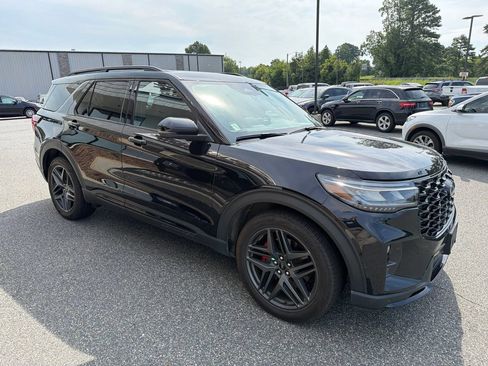 Used 2025 Ford Explorer ST AWD/4WD image 11