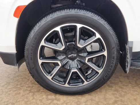 Used 2023 Chevrolet Suburban RST image 14