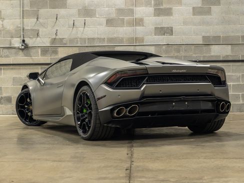 Used 2017 Lamborghini Huracan LP 580-2 RWD image 10
