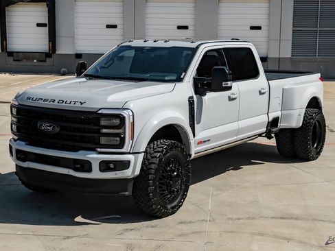Used 2026 Ford F450 Platinum w/ FX4 Off-Road Package AWD/4WD image 6