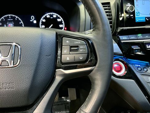 Used 2025 Honda Odyssey Elite image 12