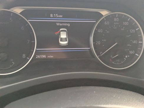 Used 2024 Nissan Sentra SV w/ SV Premium Package image 9