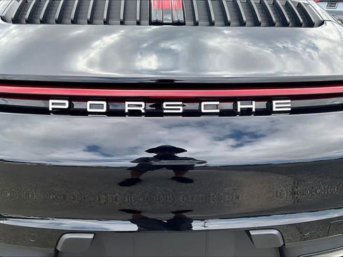 Used 2022 Porsche 911 Carrera image 28