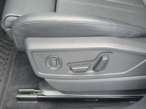 Certified 2025 Audi Q5 Premium Plus w/ Premium Plus AWD/4WD image 15