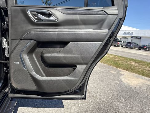 Used 2022 GMC Yukon SLT w/ SLT Premium Package image 35