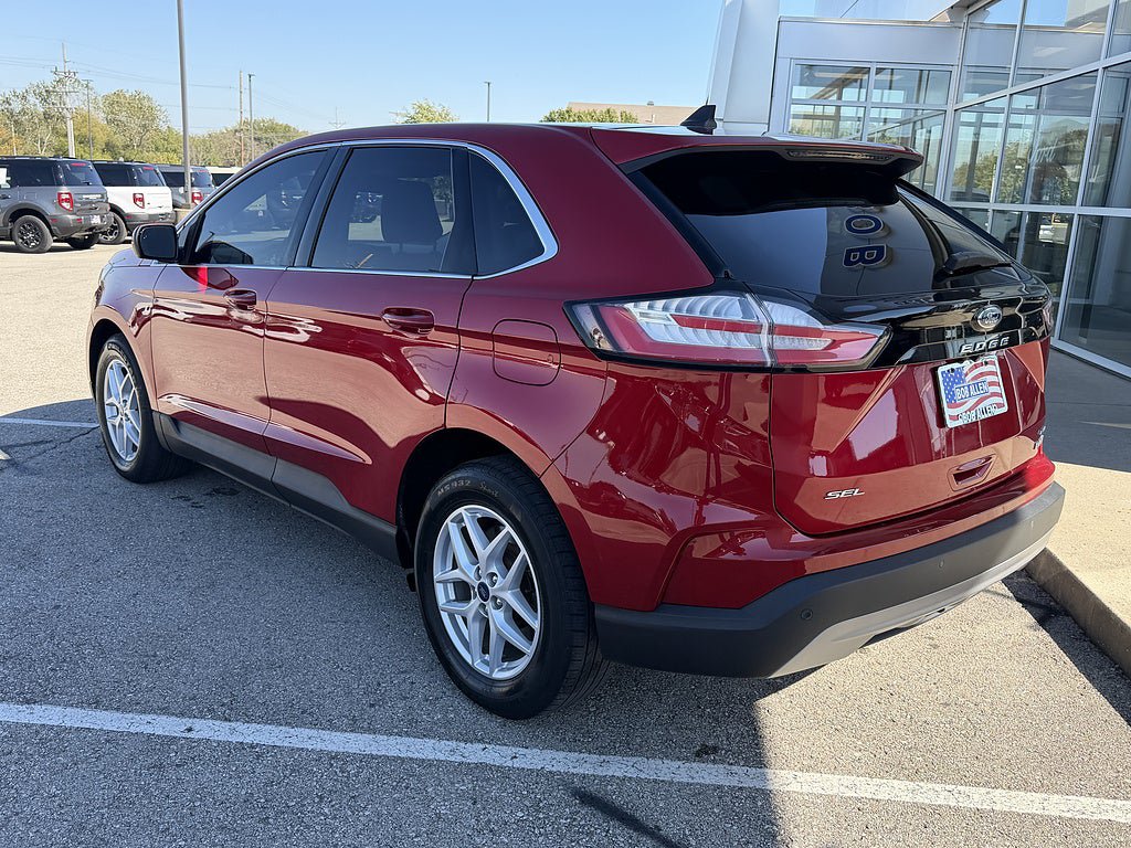 Used 2021 Ford Edge SEL w/ Convenience Package AWD/4WD image 3
