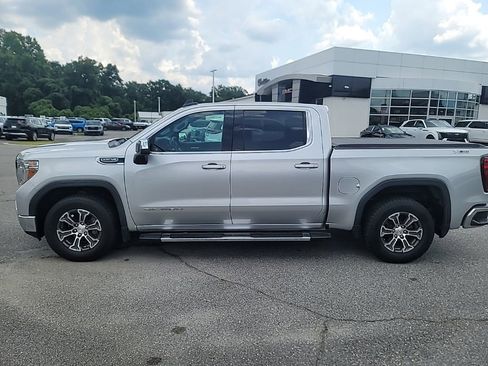 Used 2019 GMC Sierra 1500 SLE w/ X31 Off-Road Package AWD/4WD image 4