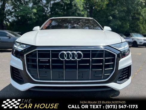 Used 2021 Audi Q8 Premium image 3
