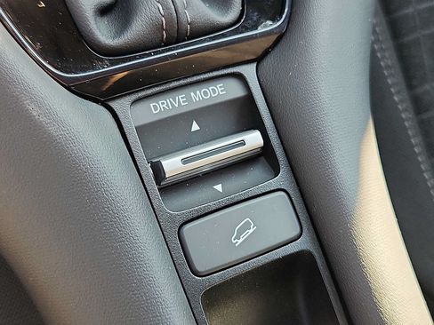 Certified 2024 Honda HR-V LX image 25