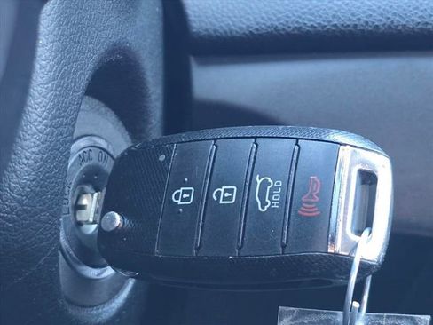 Used 2020 Kia Sportage LX image 30