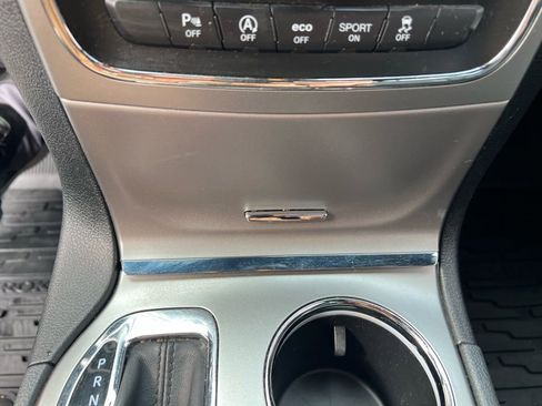 Used 2018 Jeep Grand Cherokee Altitude image 33