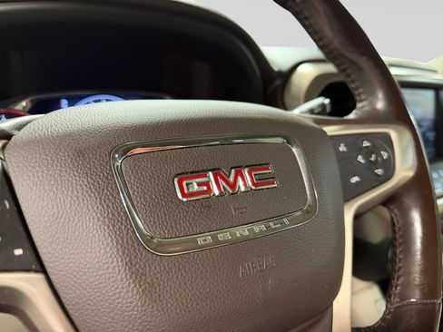 Used 2017 GMC Acadia Denali w/ Technology Package FWD image 34