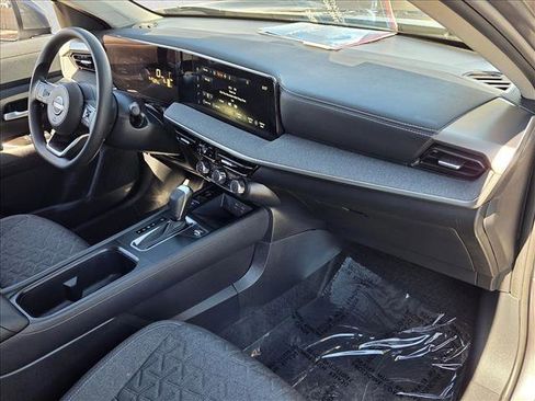 Used 2025 Nissan Kicks SV image 21