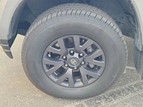 Used 2023 Toyota Tacoma SR5 w/ Technology Package image 11