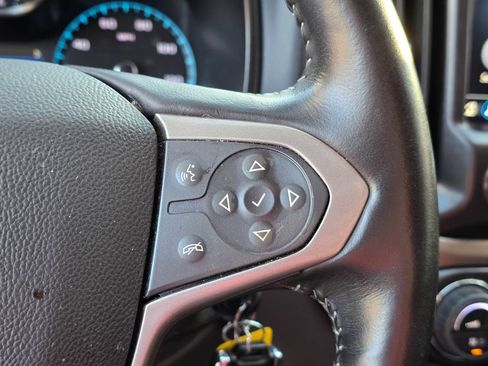 Used 2022 Chevrolet Colorado Z71 AWD/4WD image 21