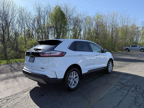 Used 2024 Ford Edge SEL w/ Convenience Package image 3