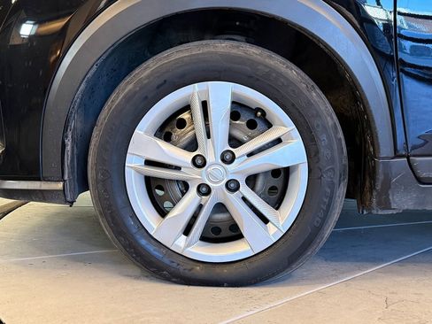 Used 2023 Nissan Kicks S image 23