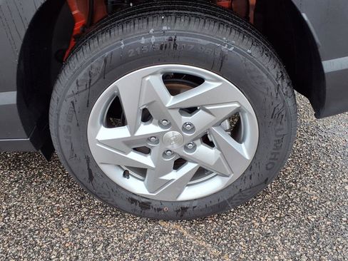 Used 2024 Hyundai Kona SE image 11