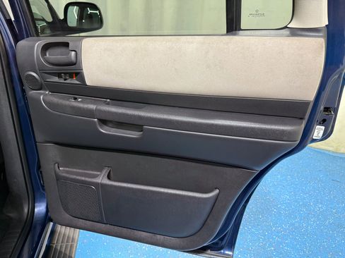 Used 2001 Dodge Durango R/T image 18