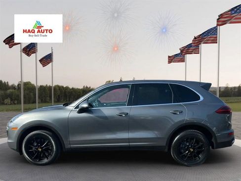 Used 2018 Porsche Cayenne Sport Utility 4D image 8