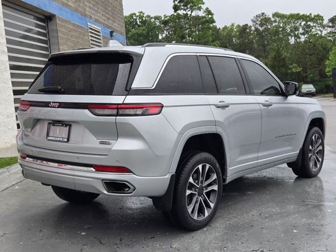Used 2022 Jeep Grand Cherokee Overland w/ MOPAR Finishing Package AWD/4WD image 7