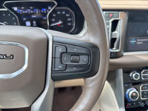Used 2021 GMC Yukon Denali w/ Denali Premium Package AWD/4WD image 26