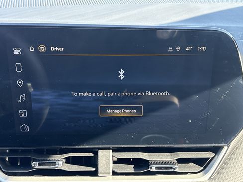 New 2026 Chevrolet Equinox LT w/ Convenience Package II image 24