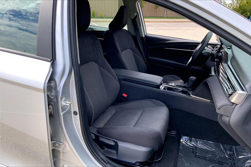 Used 2025 Toyota Camry LE FWD image 7