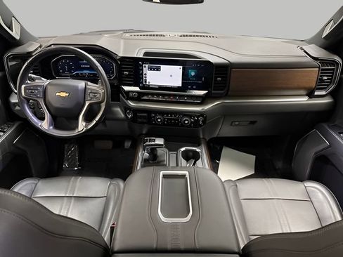 Used 2022 Chevrolet Silverado 1500 High Country w/ High Country Premium Package image 12