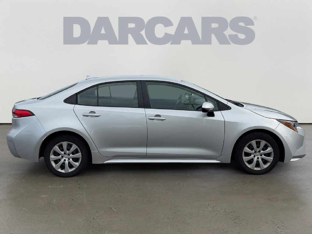 Used 2025 Toyota Corolla LE FWD image 8